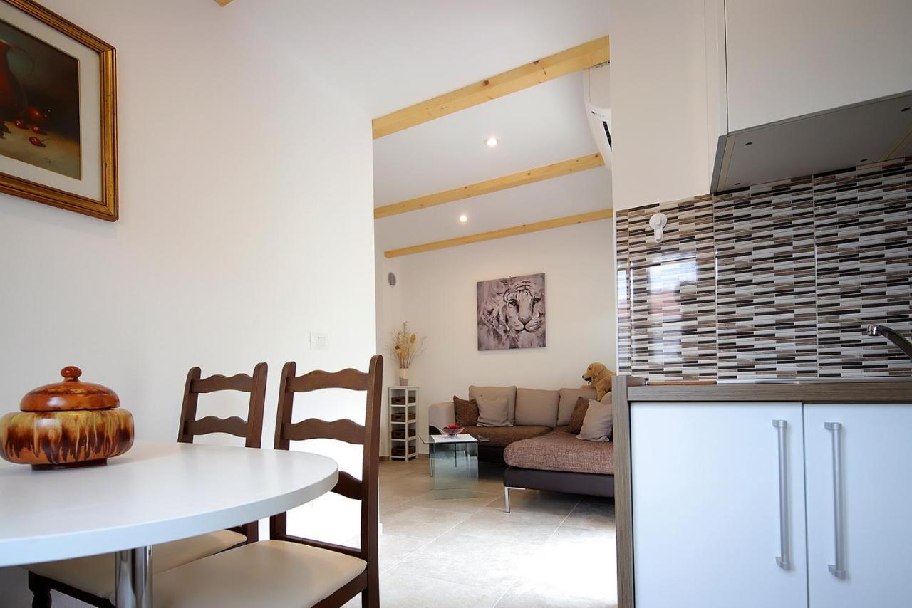 Apartments Sonja Šilo Buitenkant foto