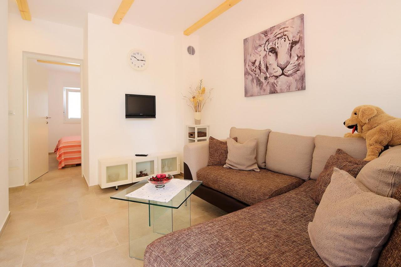Apartments Sonja Šilo Buitenkant foto